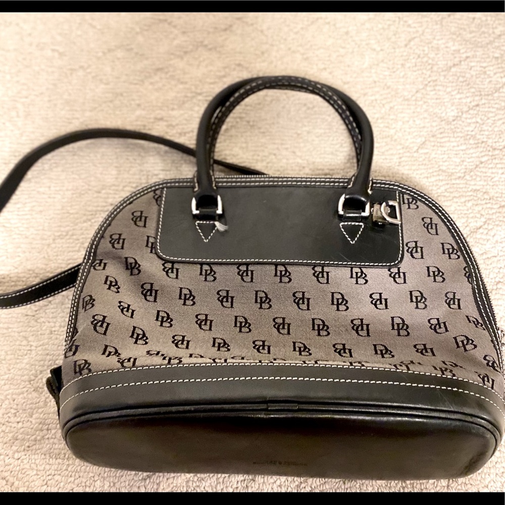 🌻SALEClassic D&B 💐Authentic Dooney & Bourke Mono Gry&Black leather& mono